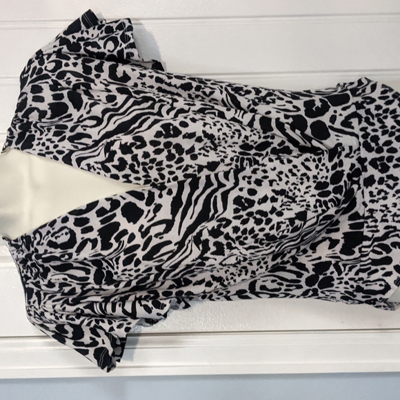 💜Animal Print Surplice Bodysuit💜 - Picture 2 of 11